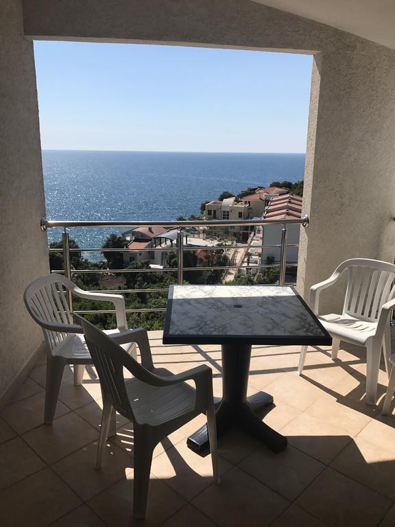 Apartments De Lara يوتجيها المظهر الخارجي الصورة