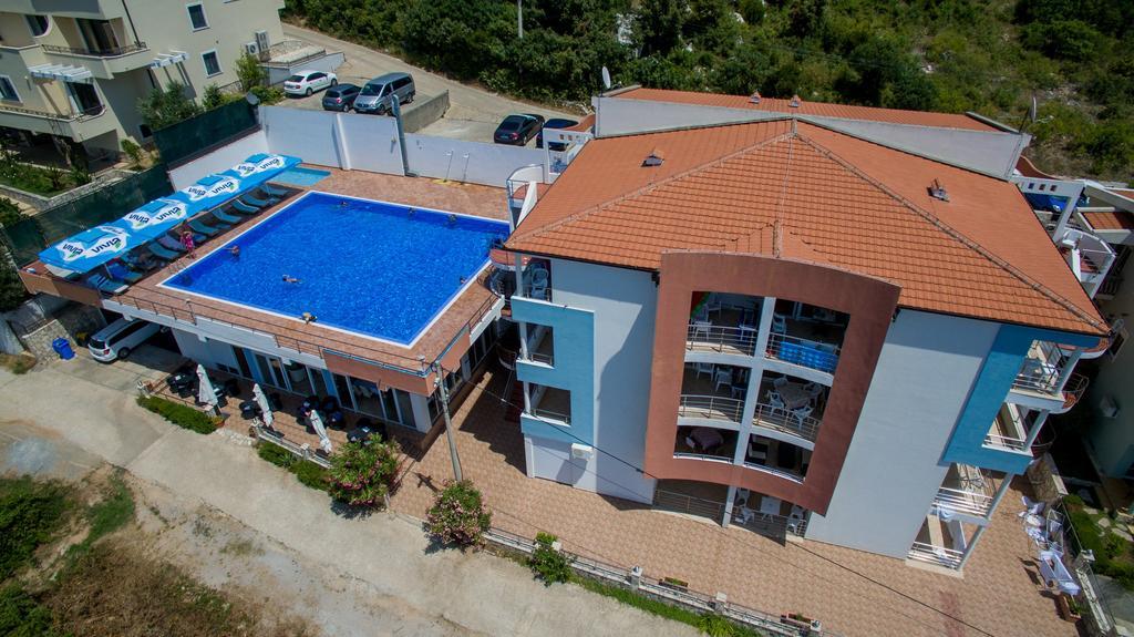 Apartments De Lara يوتجيها المظهر الخارجي الصورة