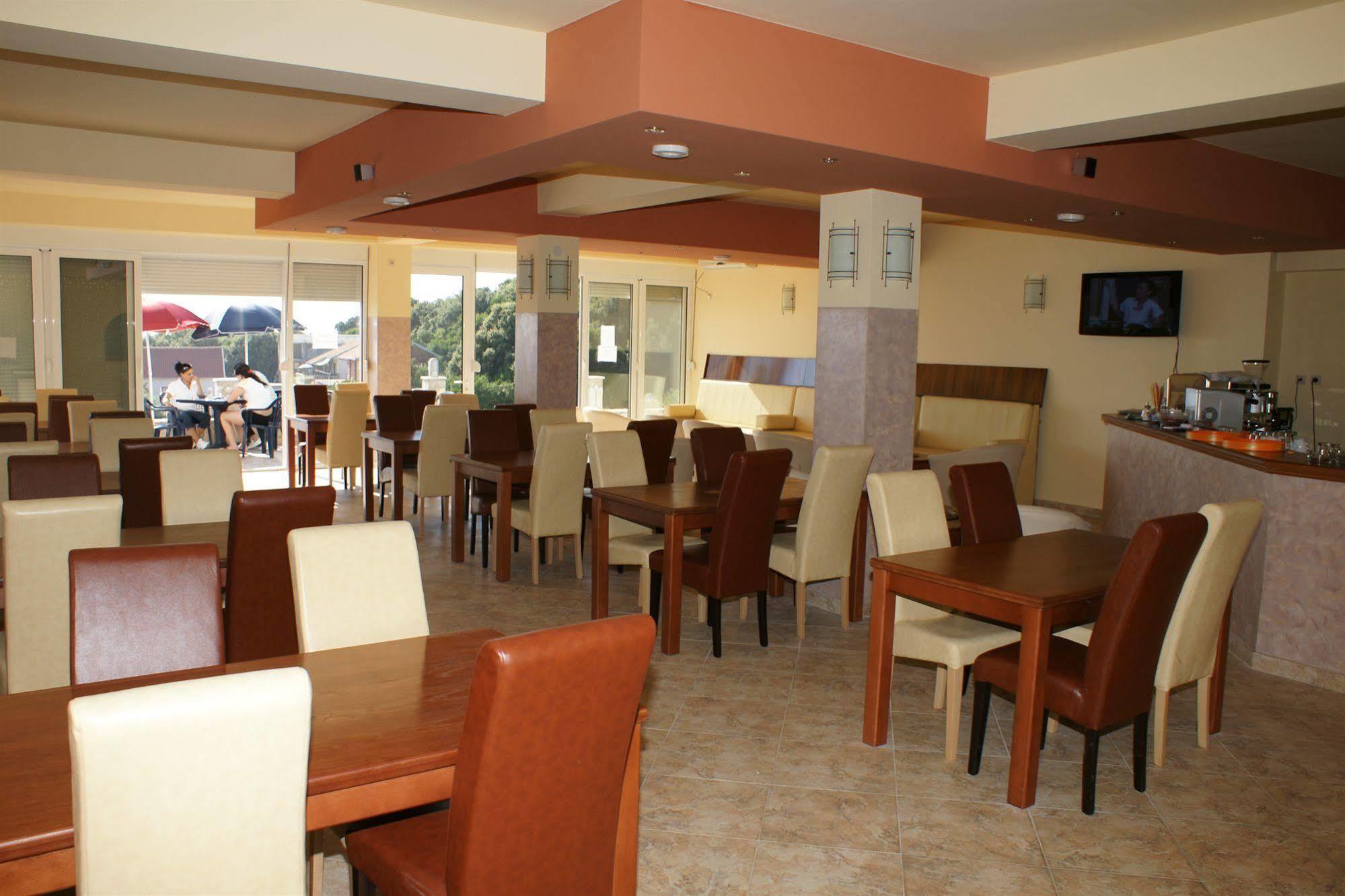 Apartments De Lara يوتجيها المظهر الخارجي الصورة