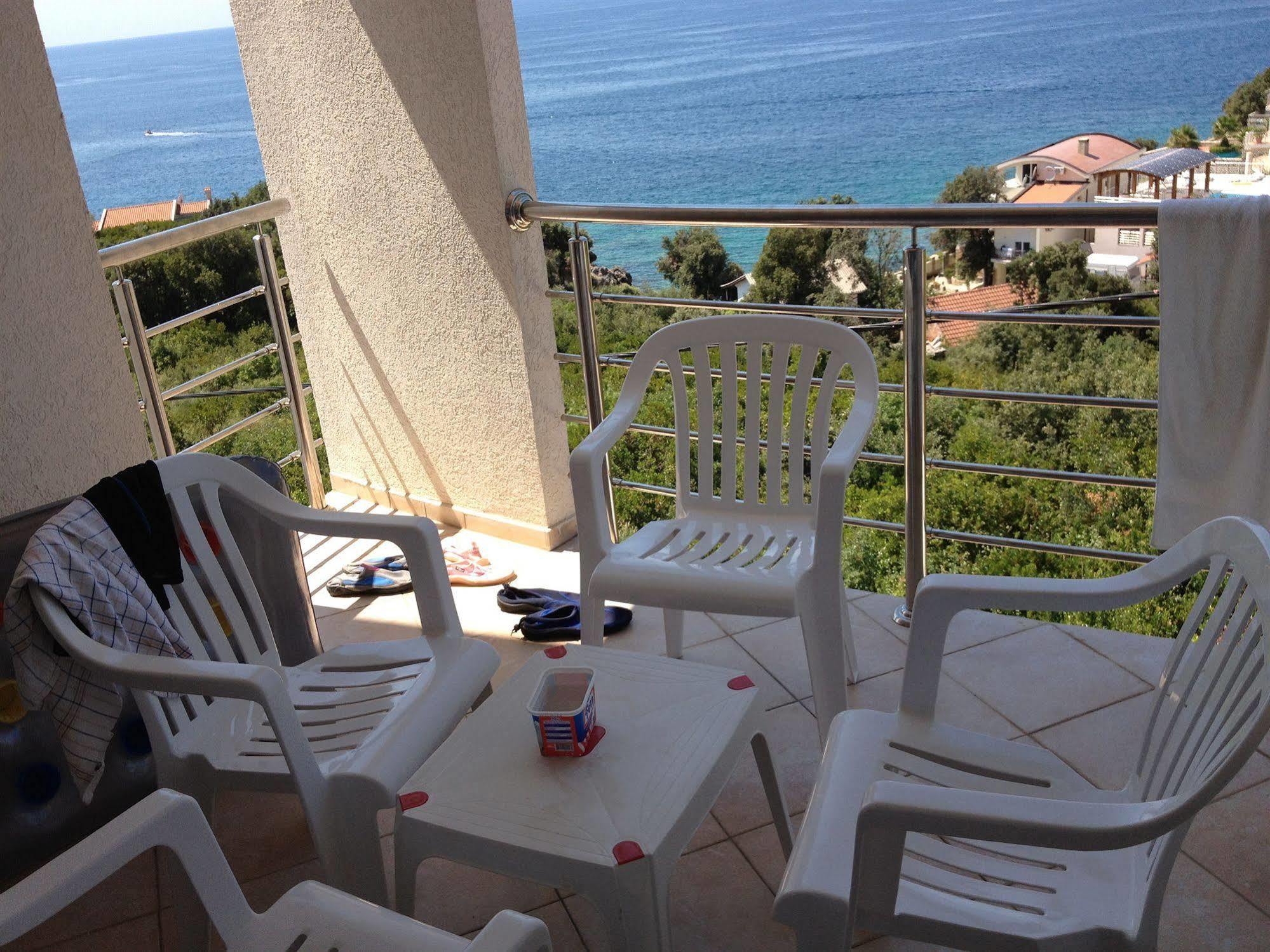 Apartments De Lara يوتجيها المظهر الخارجي الصورة